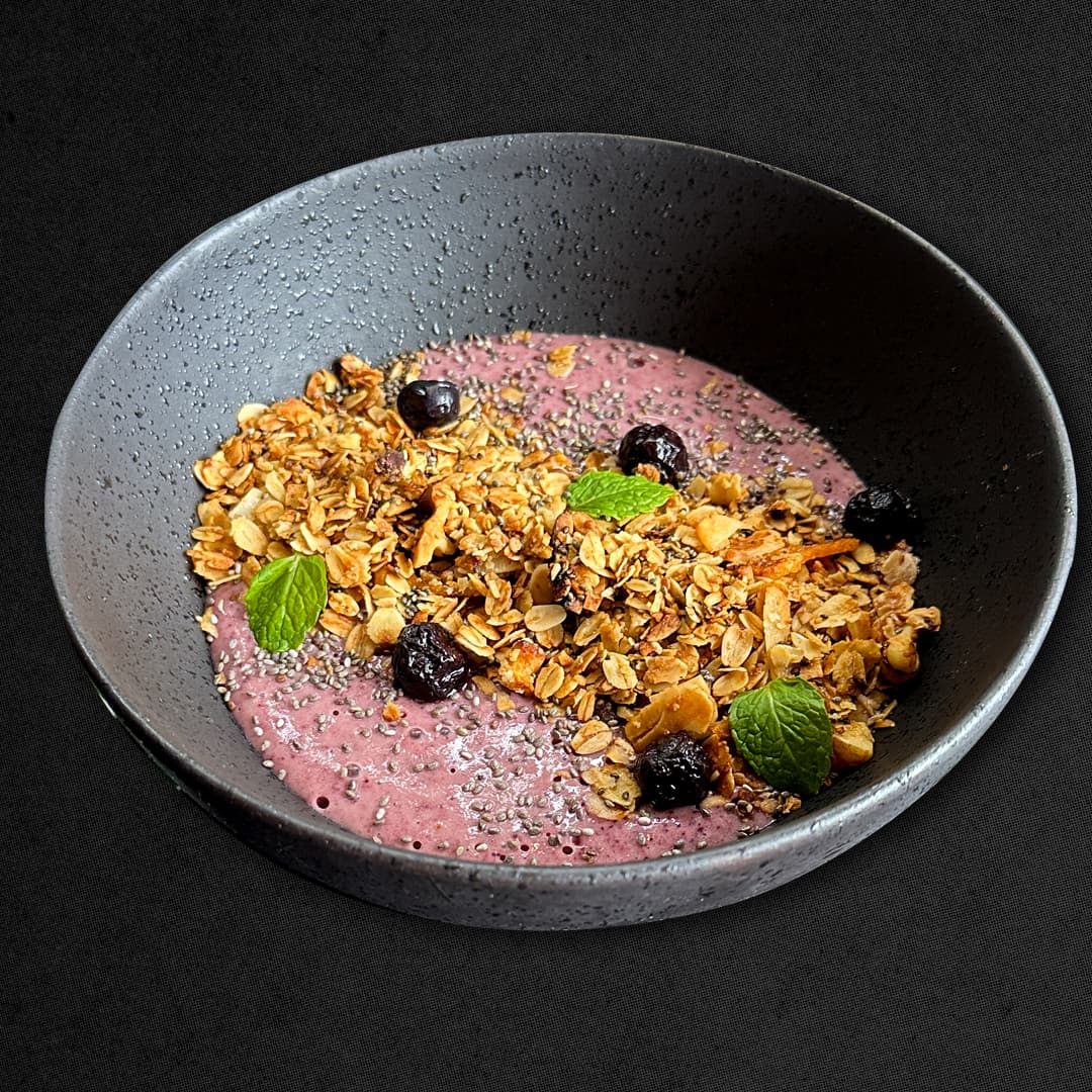 Granola Smoothie Bowl